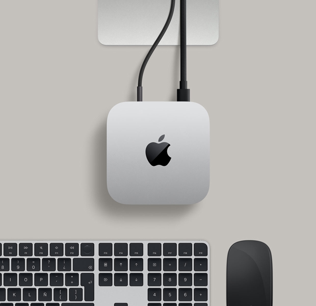 Mac mini en el escritorio